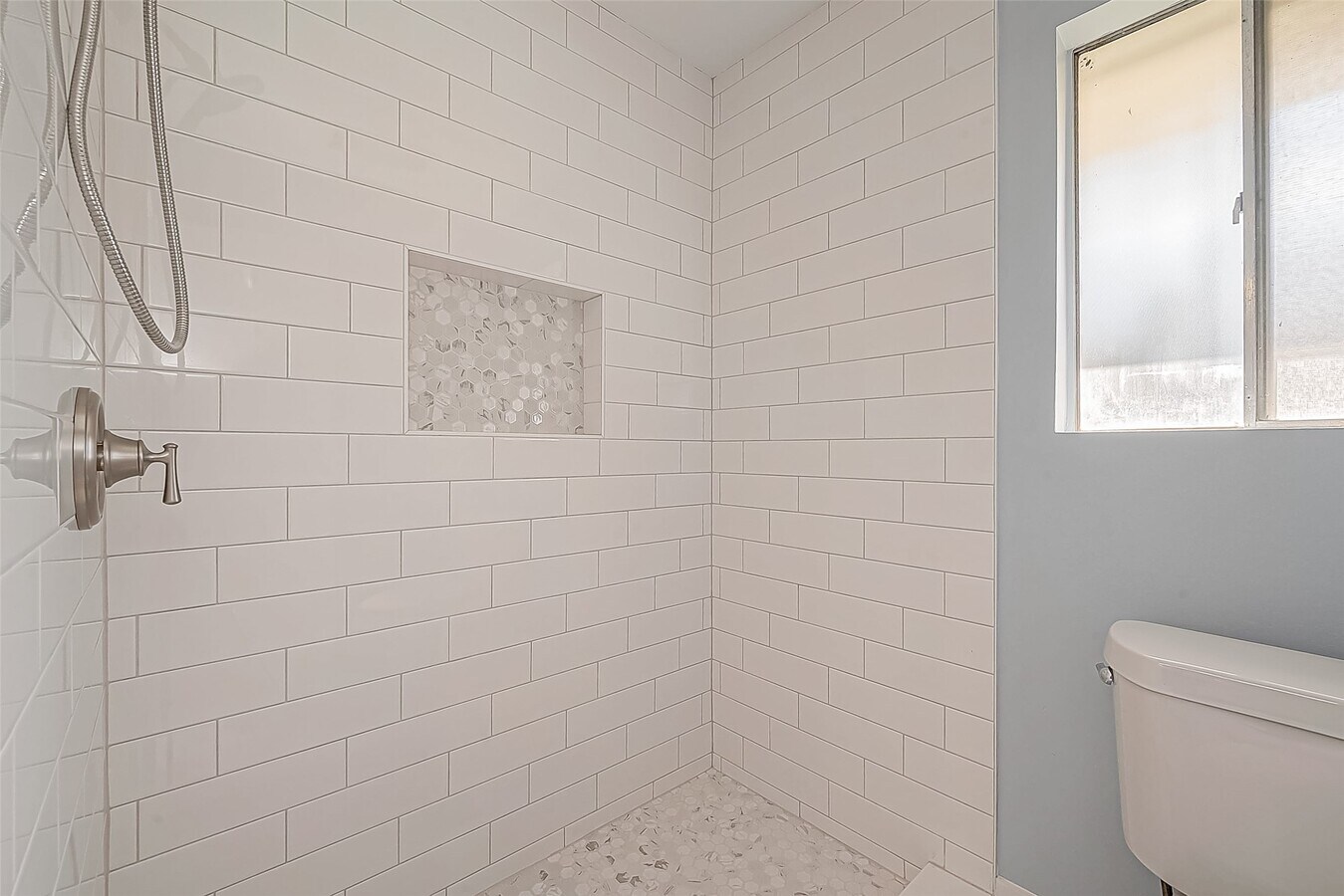 Photo - 5723 Jason St