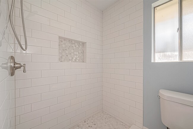 Building Photo - 5723 Jason St