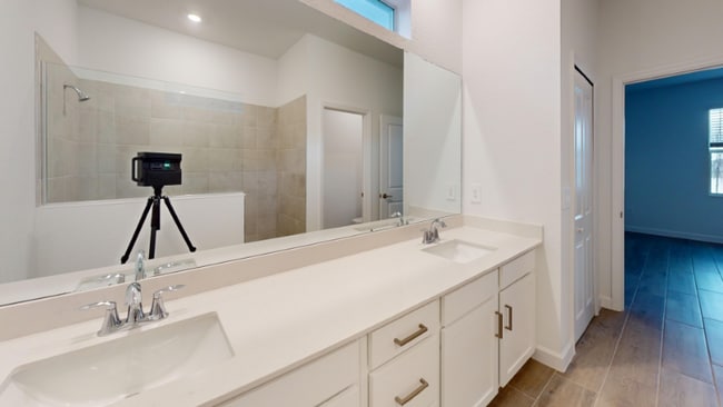 Photo - 7913 Lakes Edge Ln