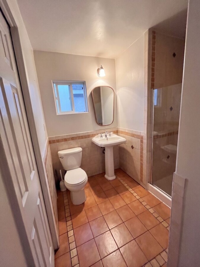 Photo - San Lorenzo Home w/ Hardwood, Central Heating & Modern Updates