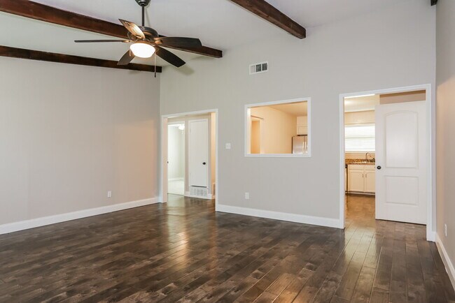 808 Judith St