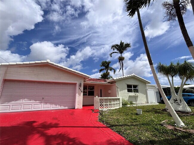 Building Photo - 839 S Highland Dr