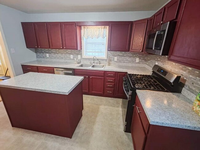 Photo - 925 Vestal Rd
