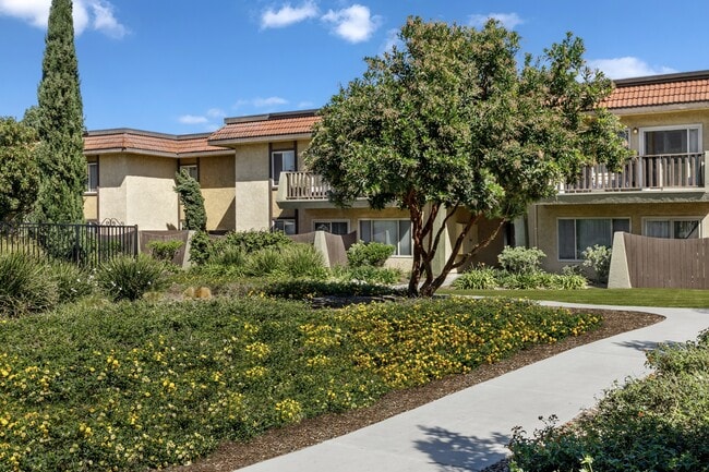 Los Arbolitos Oxnard Apartments