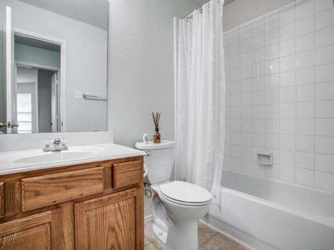 Photo - 1618 Duet Dr