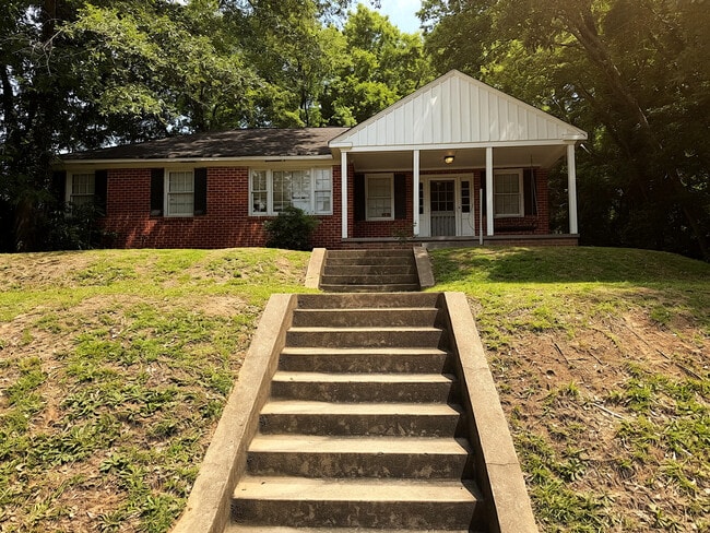 Photo - 815 6th Ave N