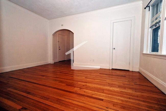 6 Chiswick Rd