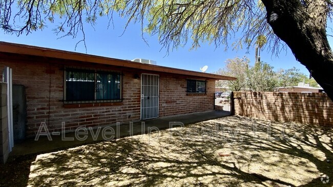 Building Photo - 742 E Holaway Dr Rental
