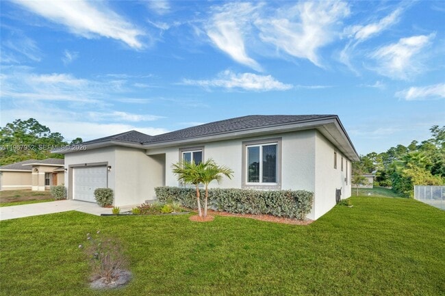 Photo - 719 Little Rock St E