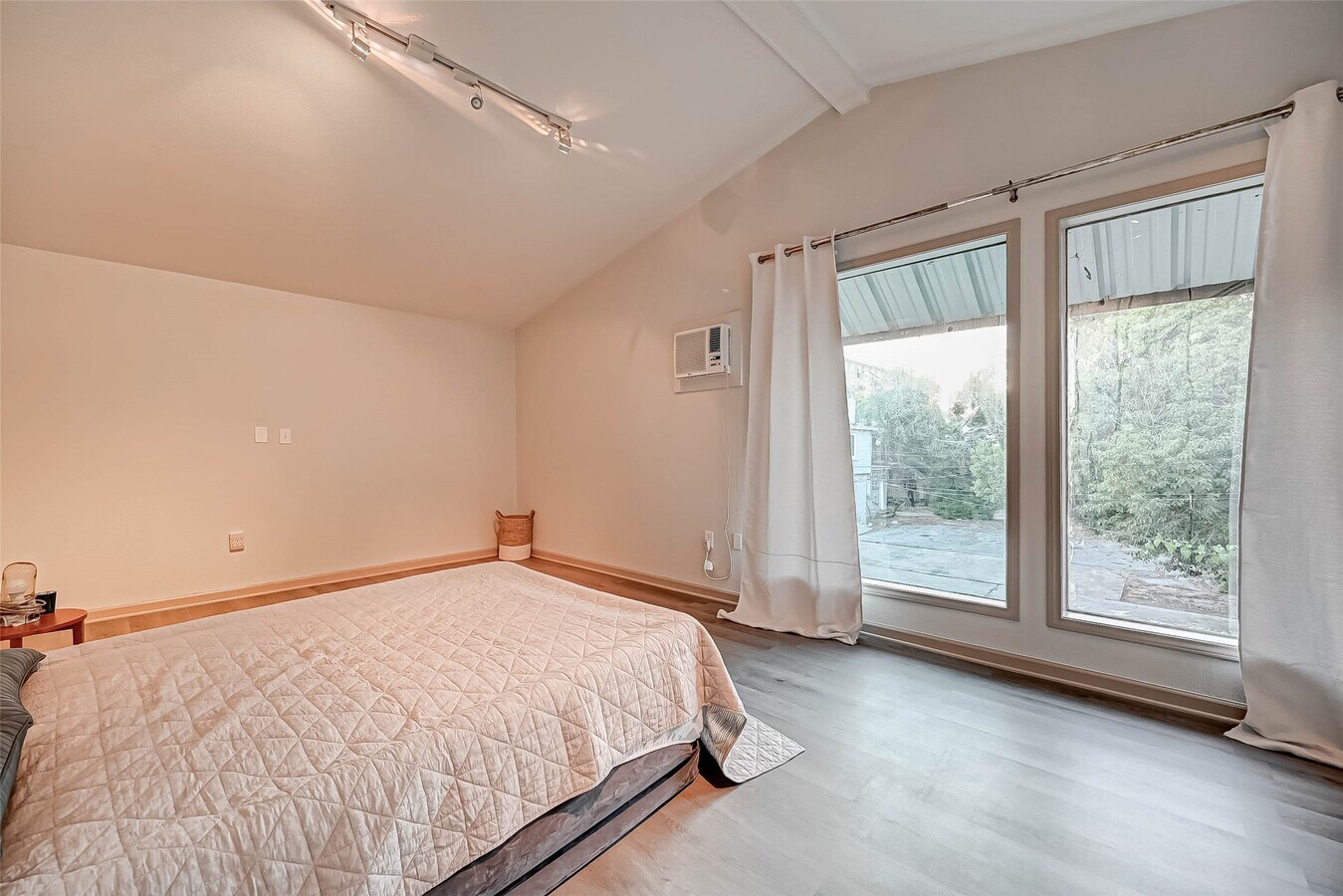 Photo - 1612 W Alabama St Unit B