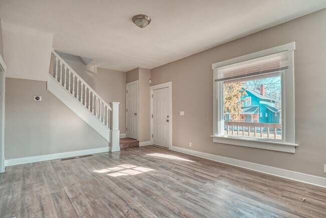 Photo - 921 Miller Ave