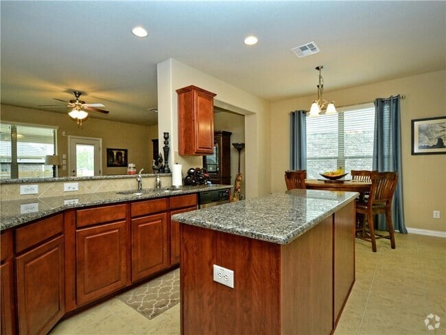 Building Photo - 1007 Boxwood Loop Rental