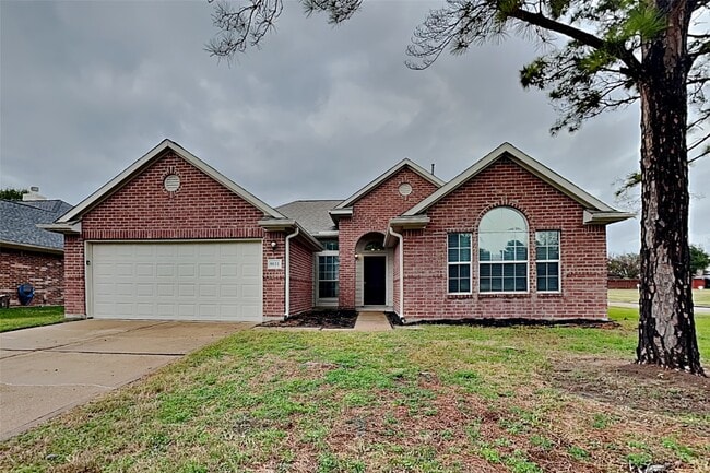 Building Photo - 8831 Aberdeen Oaks Dr