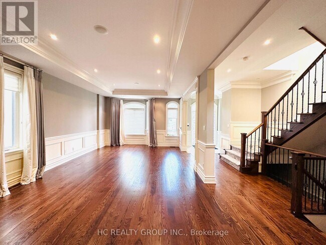 Photo - 546 Melrose Ave