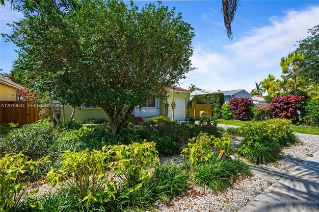 Photo - 2460 SW 24th St