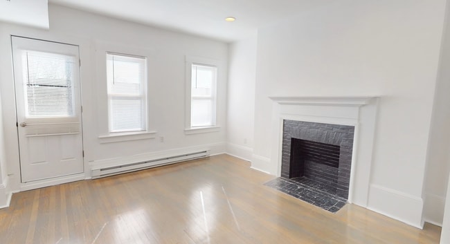 Photo - 1408 Beacon St Unit 3