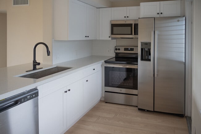 Photo - 3001 S Course Dr