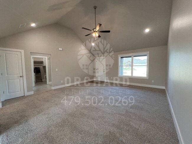 Building Photo - 1052 Silver Birch St