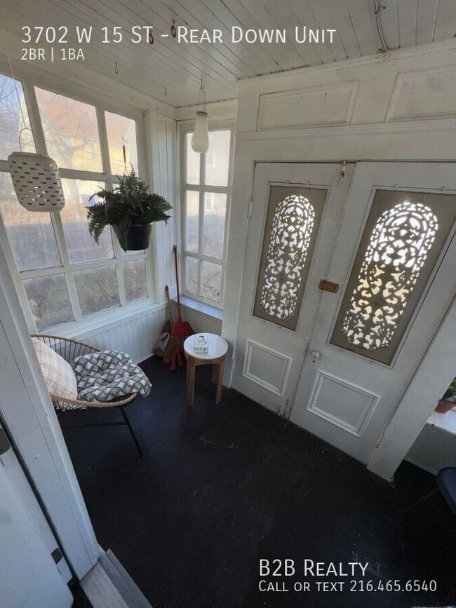 Photo - 3702 W 15th St Unidad Rear Down