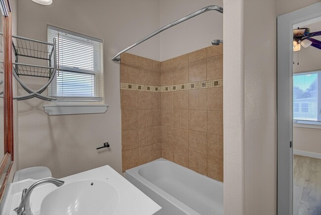 Photo - 1017 11th St Unidad 2