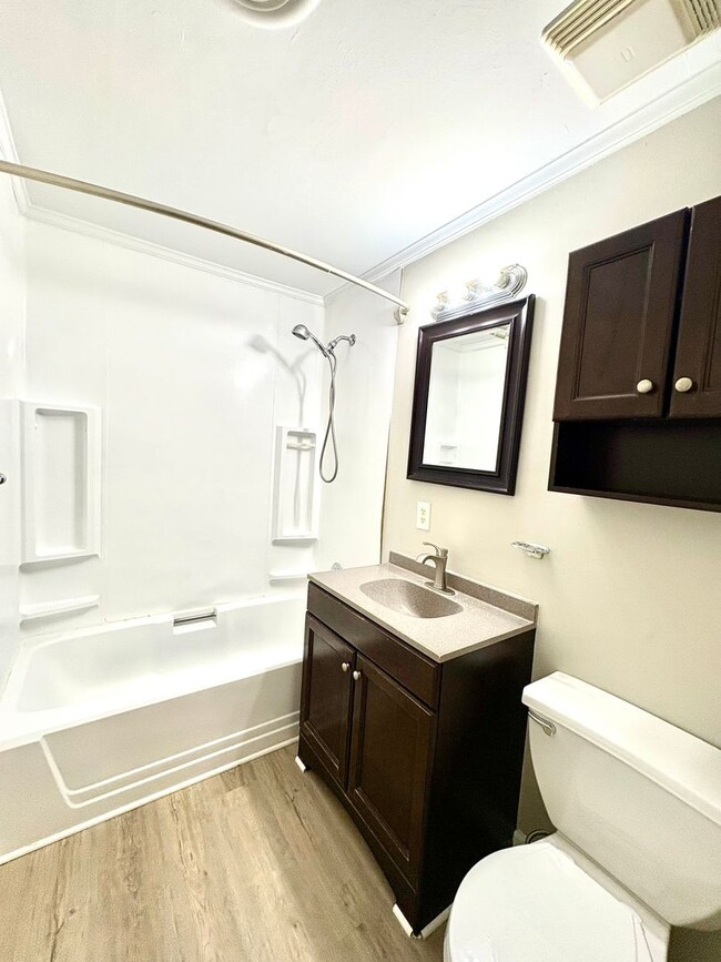 Photo - 1705 Eden Ave