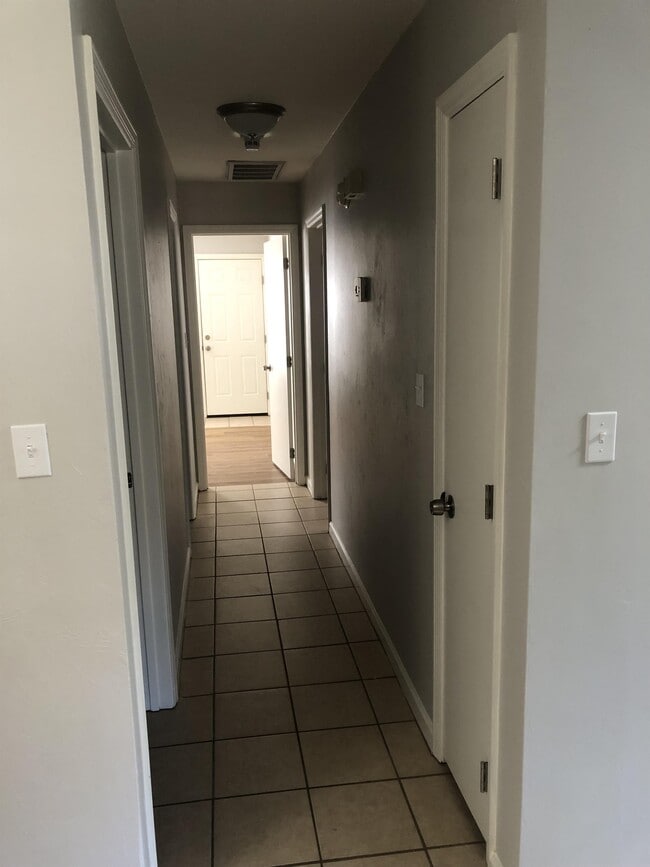 Photo - 1095 Rockbrook Ct