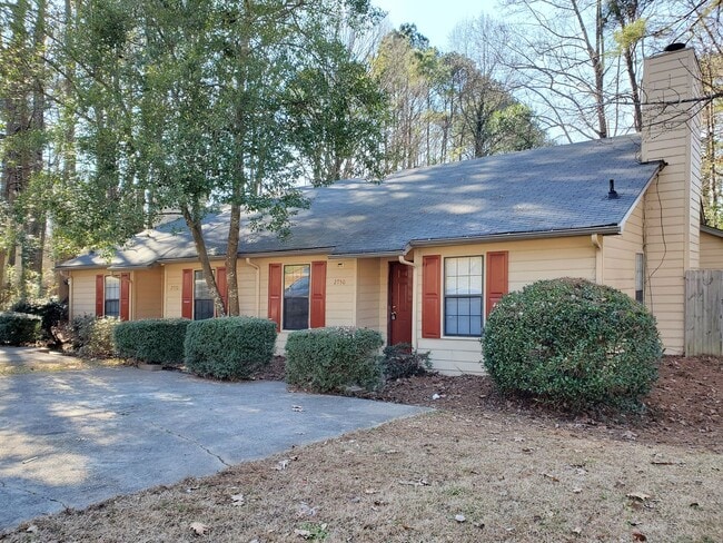 Photo - Recently Updated 2/2.5 Flat in Duplex Building