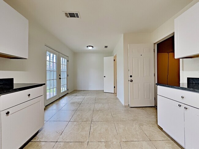Photo - 2738 Springstone Dr