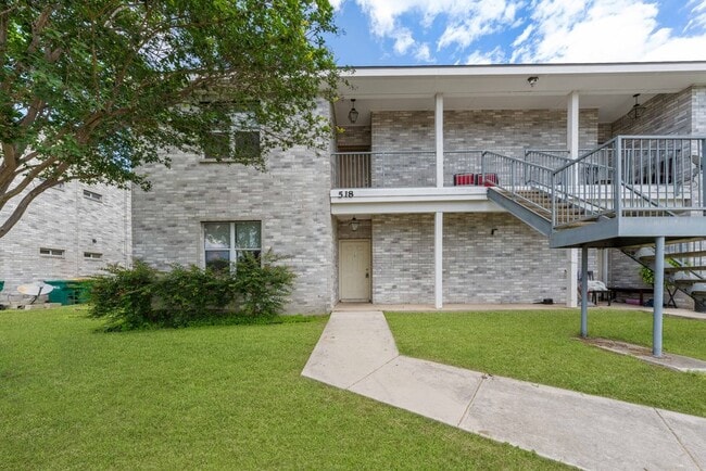 Building Photo - 518 Dukeway Dr