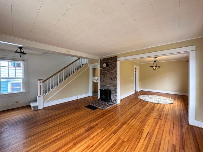 Photo - AVAILABLE NOW - 2 Bed 1.5 Bath Craftsman Home with Attached Garage & Office Space