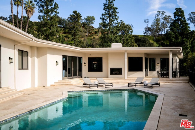 Building Photo - 1845 Loma Vista Dr