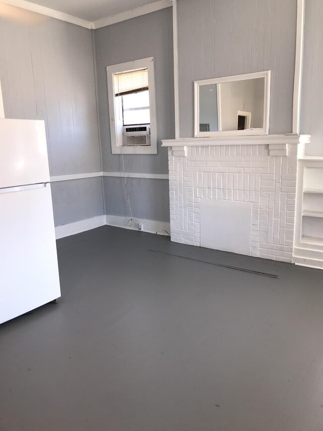 Photo - 822 Edwards St