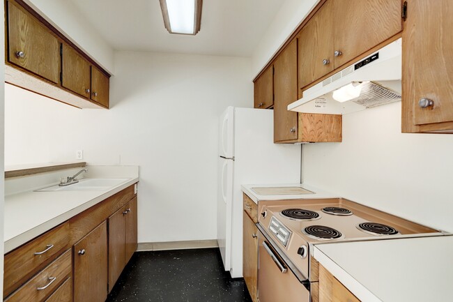 Photo - 229 Westmoreland St Unit 05