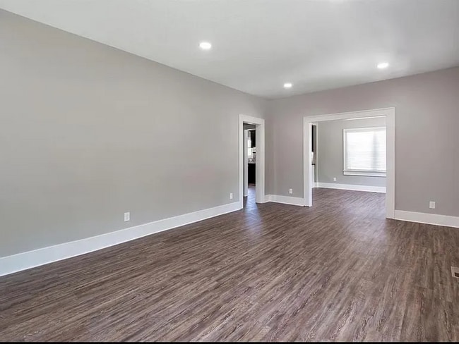 Photo - 3437 Country Club Pl