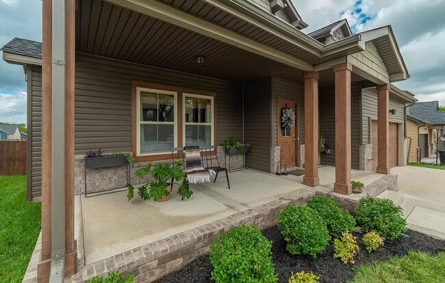 Photo - 1335 Golden Eagle Way