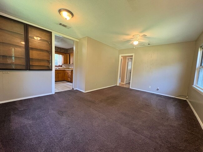 Photo - Very nice 2 bedroom/1 bath home with Central Air & Heat!
