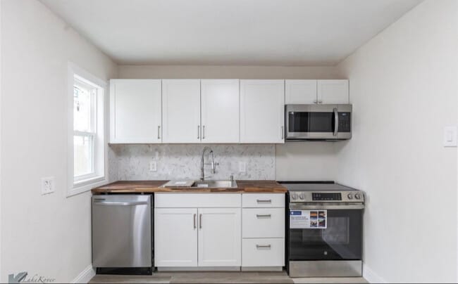 Photo - 1433 Park Ave