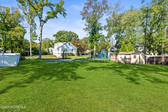 437 Redmond Ave