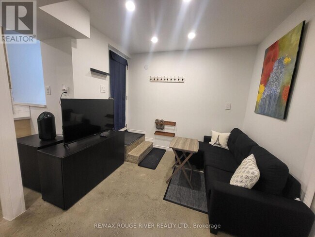 6 Lippincott St Unit Lower