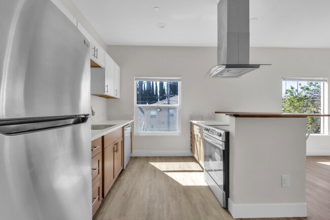 Photo - 3000 T St
