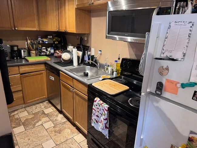 Photo - WOW!!!!  GREAT DEAL!  1 BEDROOM ON ALLSTON/BRIGHTON LINE AVAIL 9/1