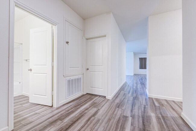 Photo - 1005 Blue Beech Ln