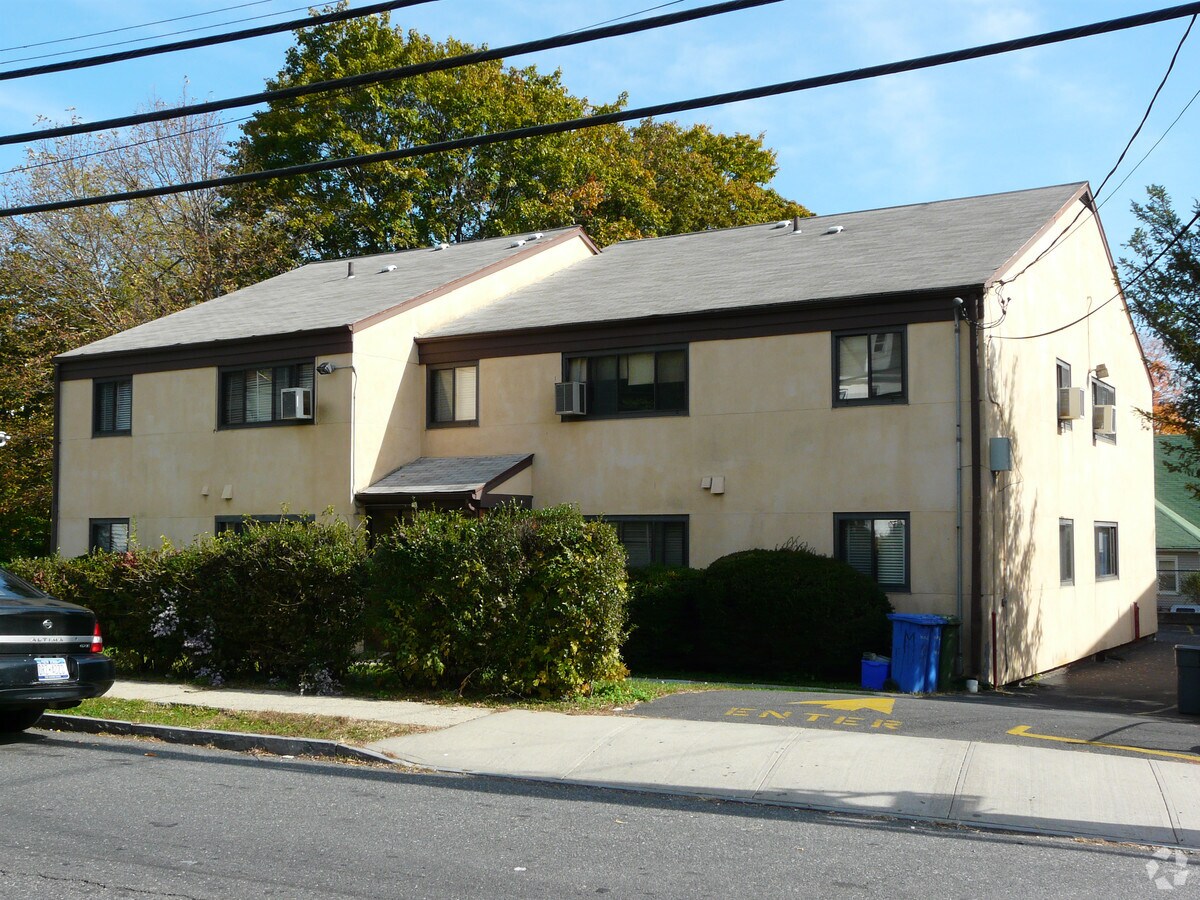 Garden Apartments - Garden Apartments