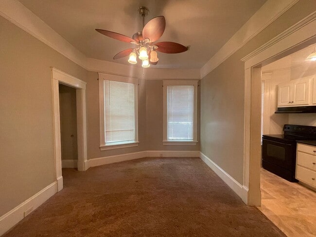 Building Photo - 946 Magnolia St Unit 6