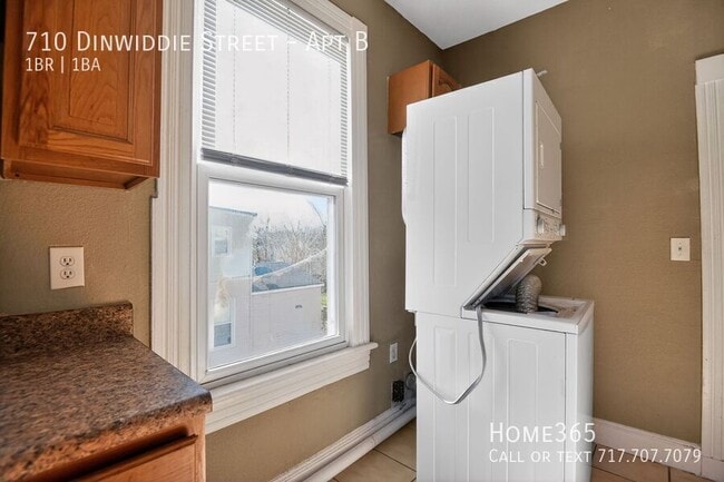 Photo - 710 Dinwiddie St