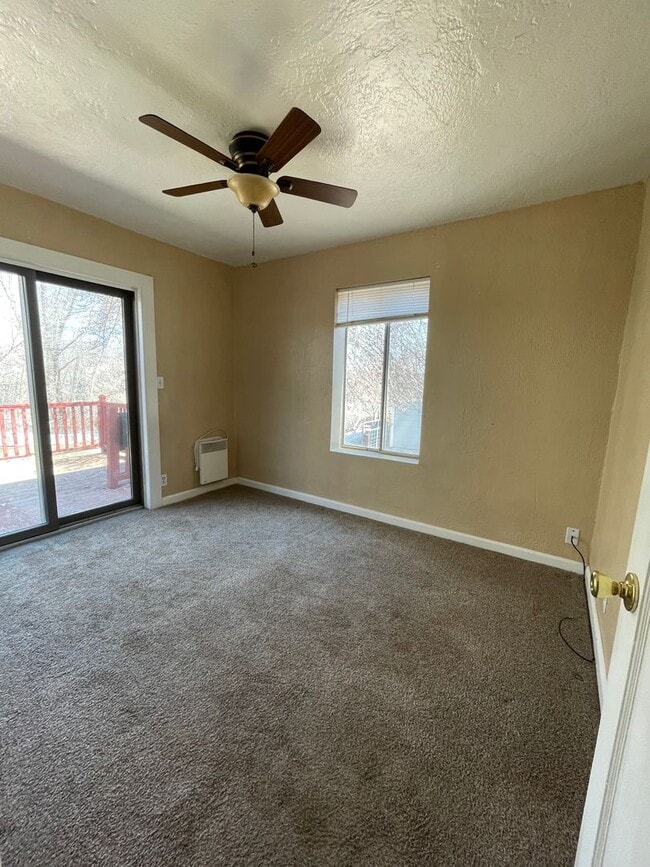 Photo - 615 Willow St