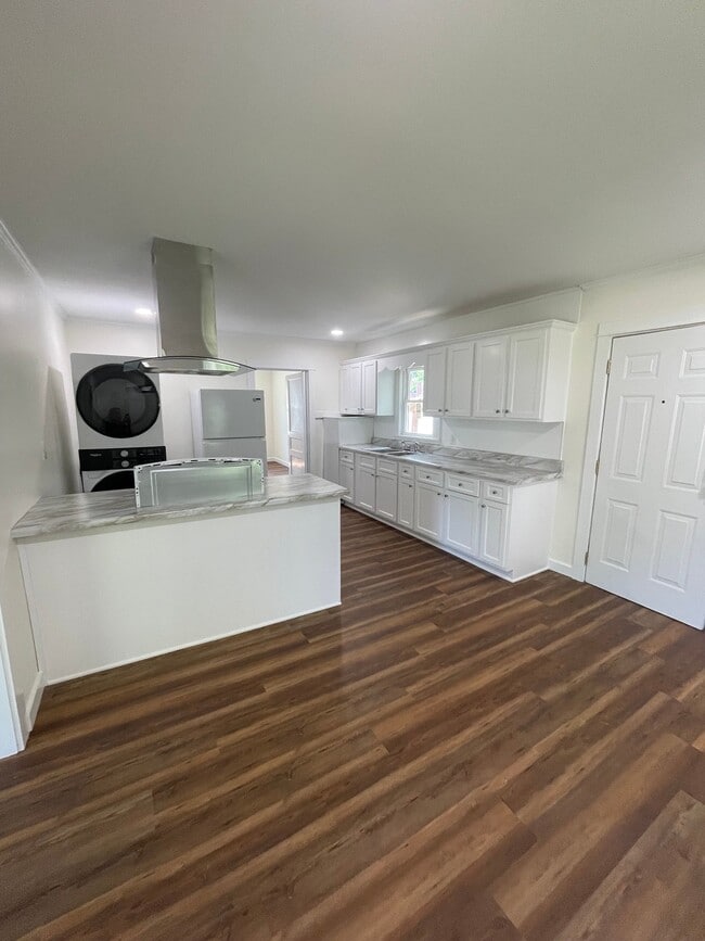 Photo - 212 7th Ave