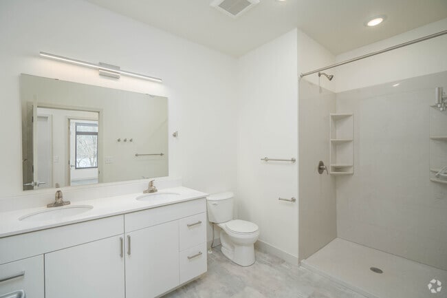 2BR,1BA - 965SF - Bathroom - Axis Lofts