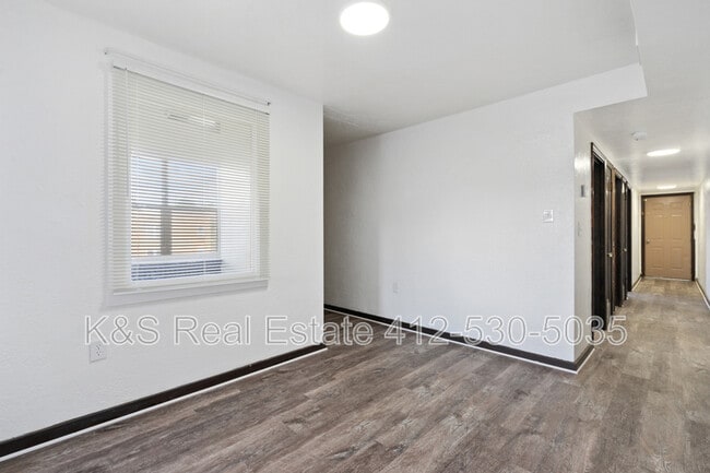 Photo - 144-144 W 9th Ave Unit 2