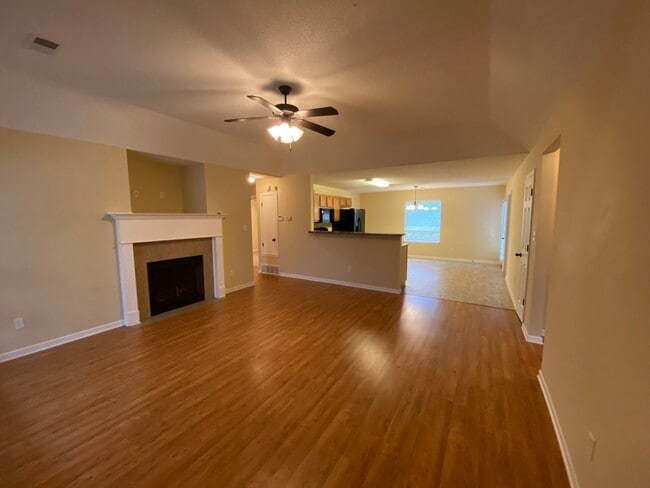 Photo - CUTE 3 BED 2 BATH HOME IN SPRING LAKE SUBDIVISION!!